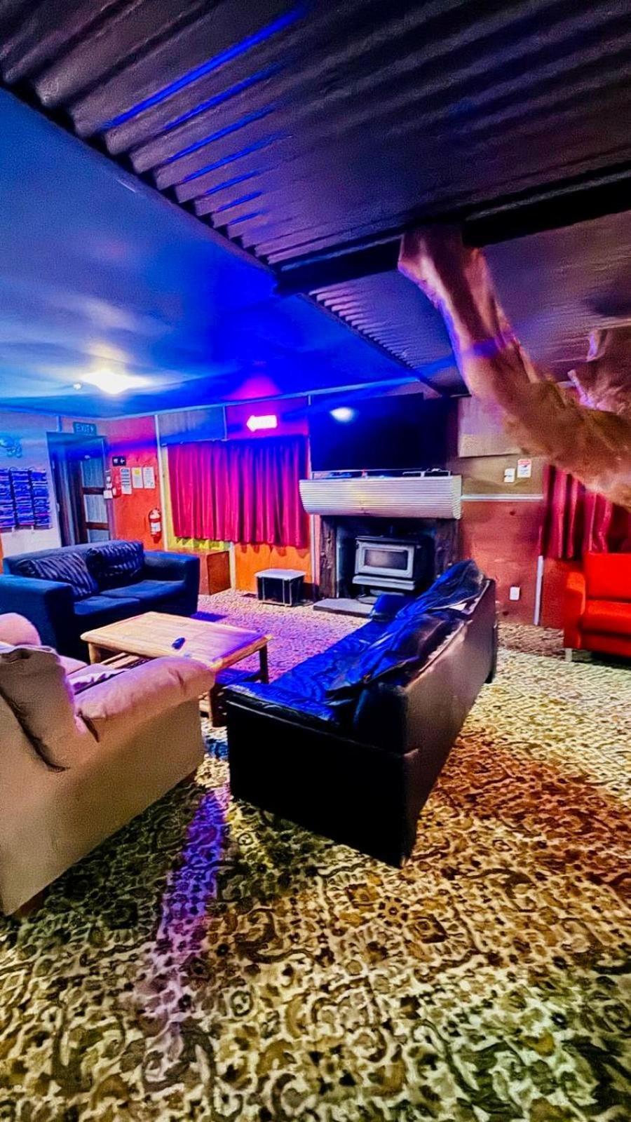 The Crossing Lodge & Backpackers Erua Ngoại thất bức ảnh