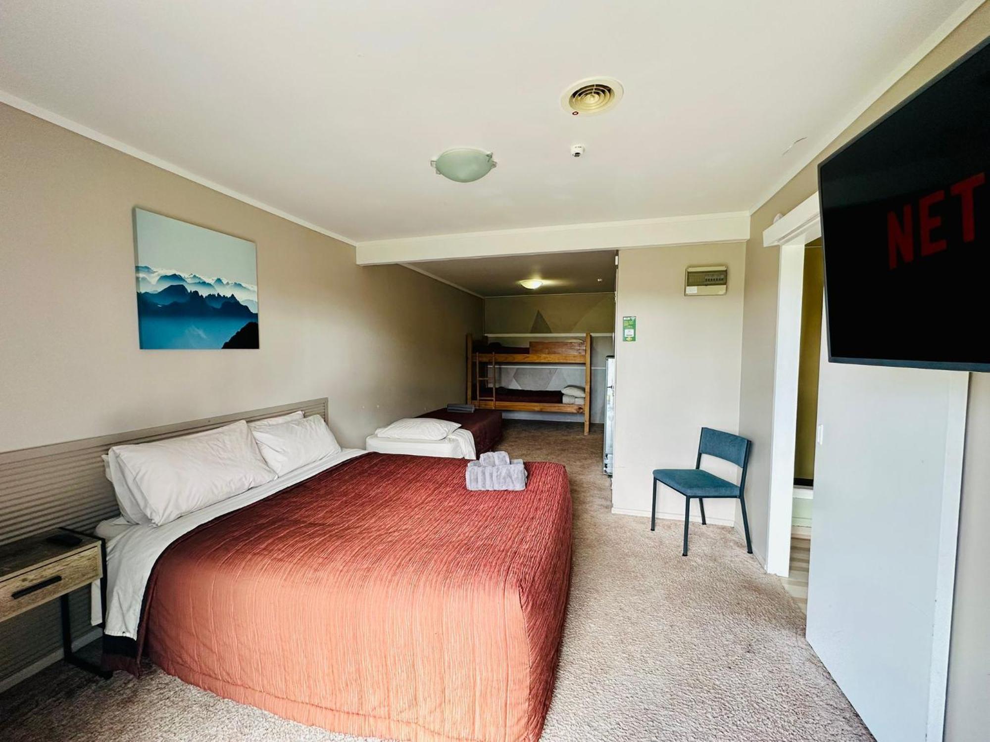 The Crossing Lodge & Backpackers Erua Ngoại thất bức ảnh